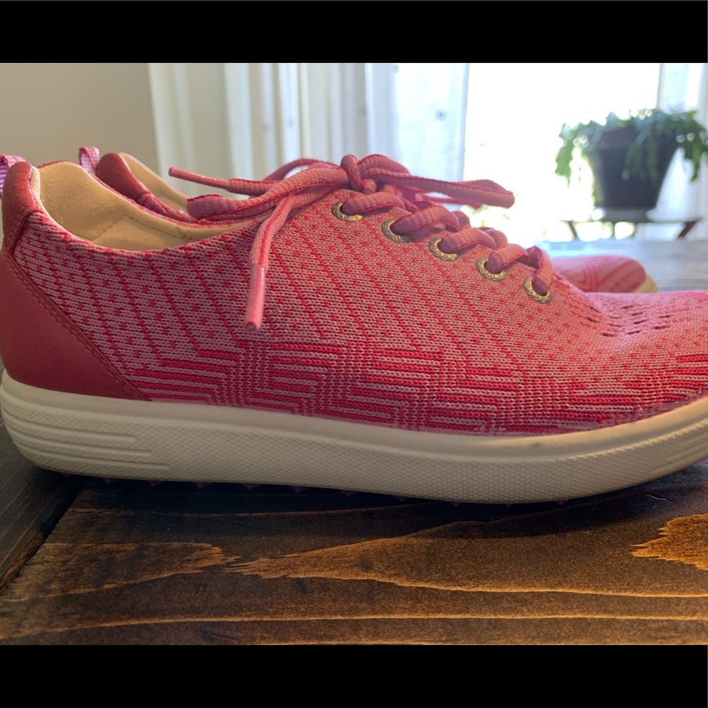 Ecco Sneakers